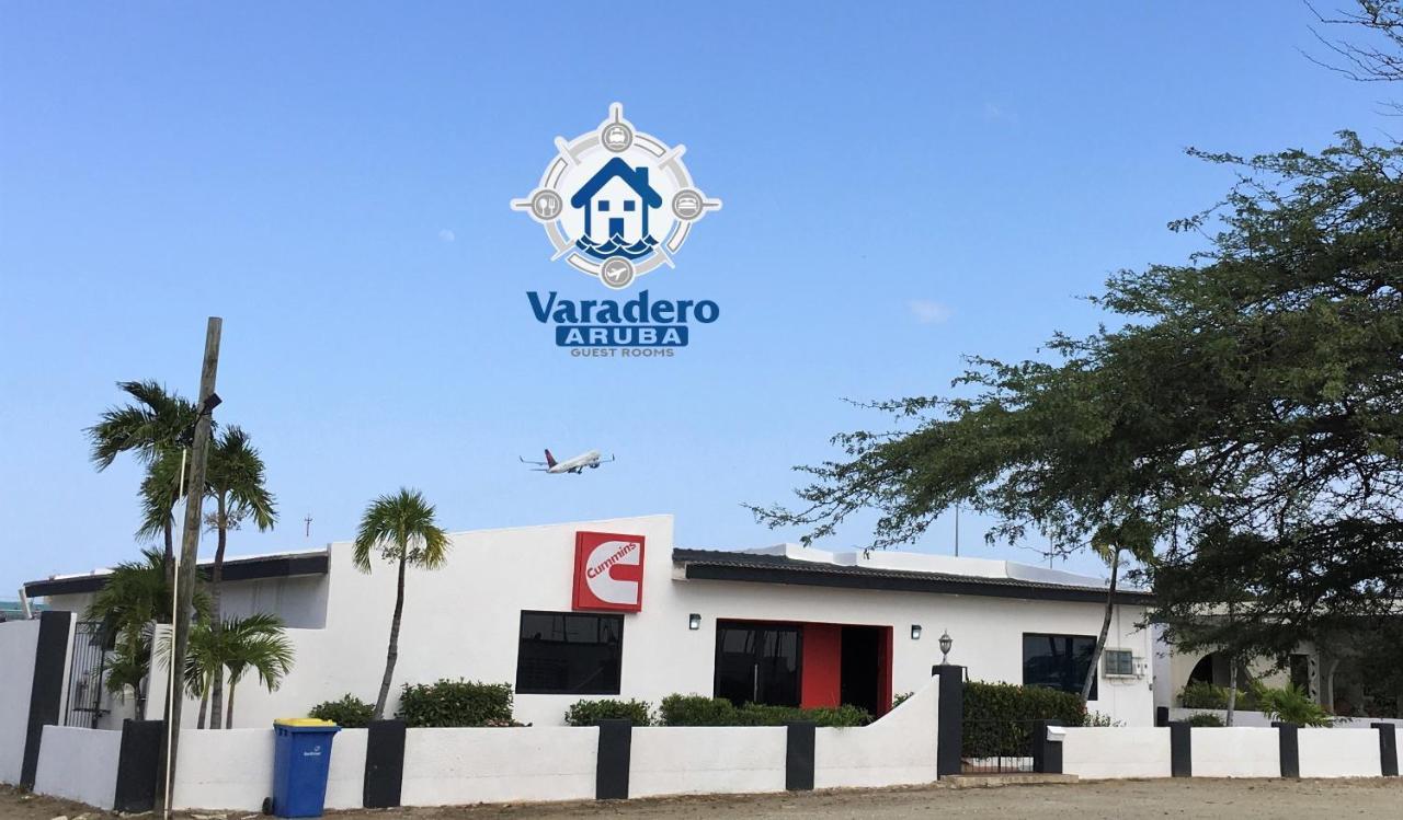 Varadero Marina Airport Guests Rooms Oranjestad Exteriör bild